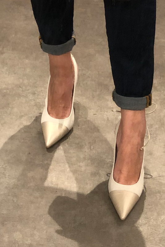 Gold and off white women's slingback shoes. Pointed toe. High slim heel. Worn view - Florence KOOIJMAN